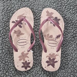 Brand new Havaianas flip flops pink floral pattern size 6